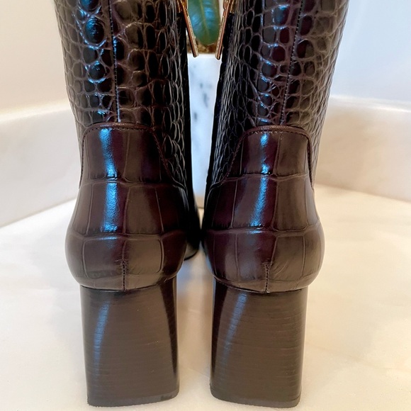 Cole Haan, Gemma Ankle Boots, Sz 8, Dark Brown Croc-Embossed. Worn one time. - Picture 5 of 9